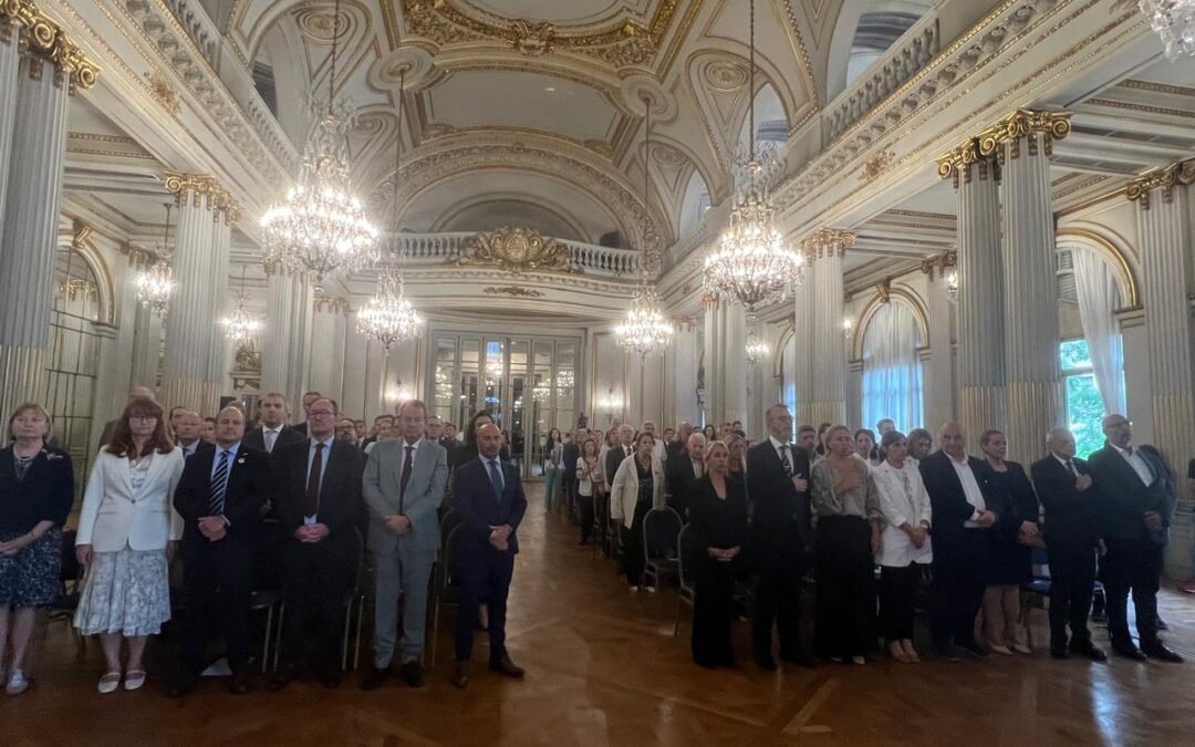 “No puede haber paz si Ucrania no está en la mesa de negociaciones”